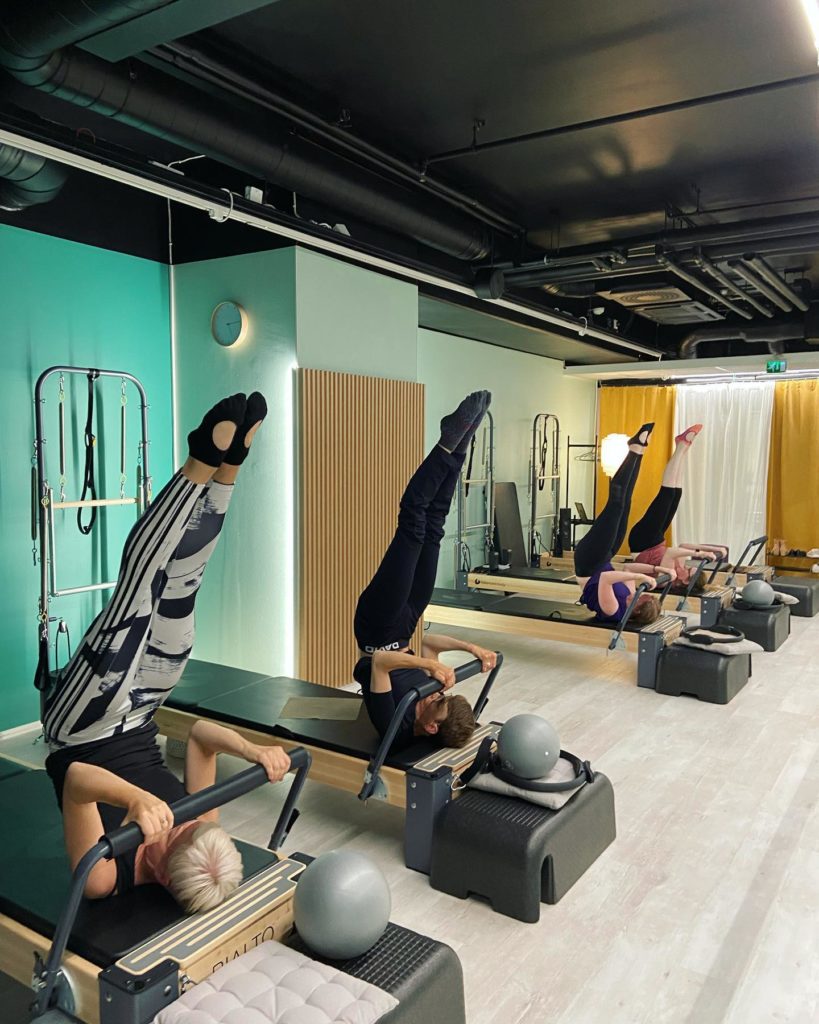 Pilates Barrel Glow ryhmä pilates